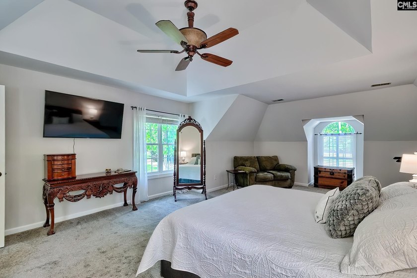 Beautifully updated home on Lake Murray! This five bedroom, 3.5 - photo 28