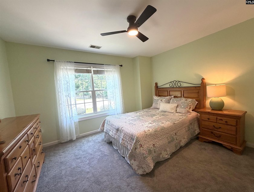Beautifully updated home on Lake Murray! This five bedroom, 3.5 - photo 34