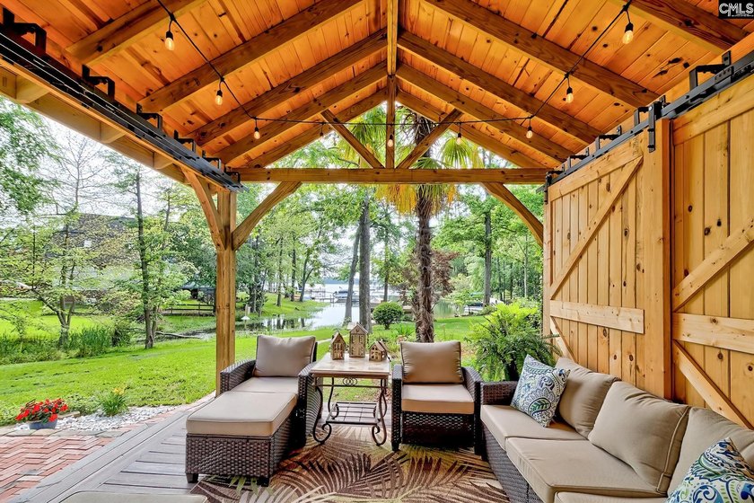 Beautifully updated home on Lake Murray! This five bedroom, 3.5 - photo 44