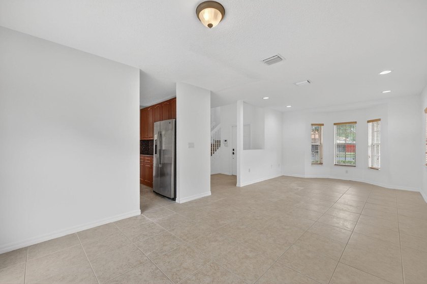 Welcome to this move-in-ready 3-bedroom, 2.5-bath home located - photo 11