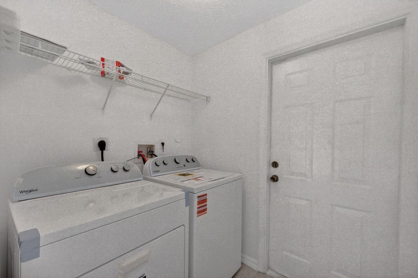 Welcome to this move-in-ready 3-bedroom, 2.5-bath home located - photo 25