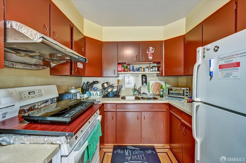 Perched atop desirable Silver Terrace, this charming home offers - photo 14