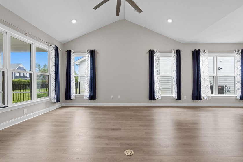 Better than new, this 3-bedroom, 2-bath home with a flexible - photo 17