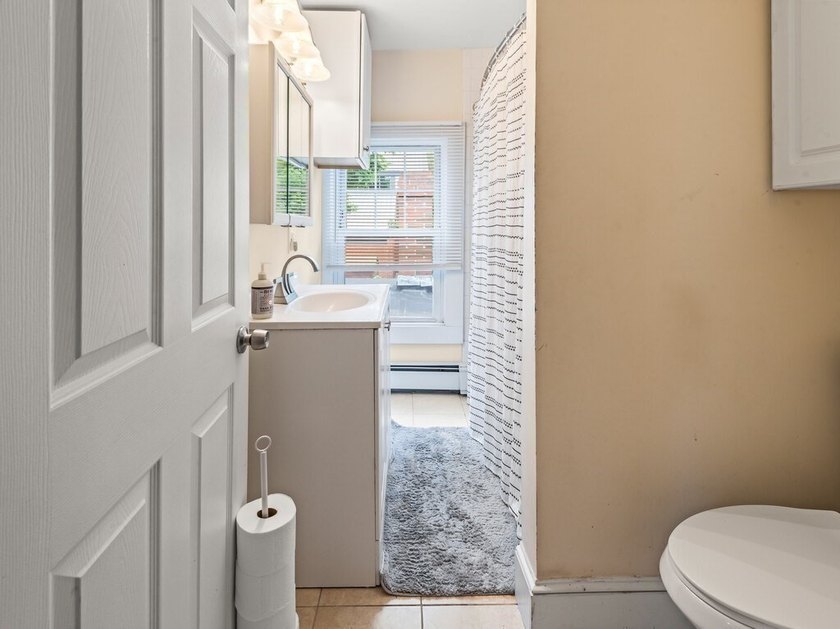 Homes with this much character, space, and charm don`t come - photo 20