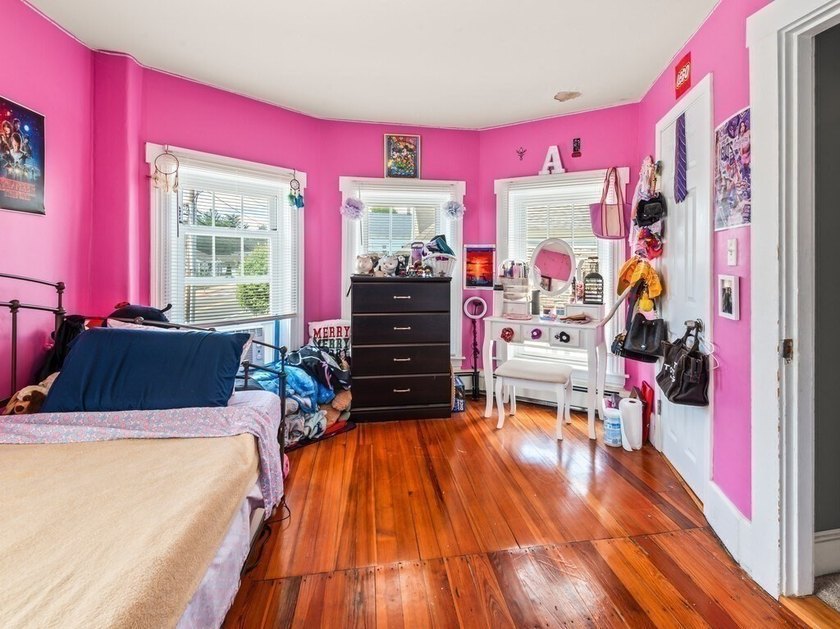 Homes with this much character, space, and charm don`t come - photo 24