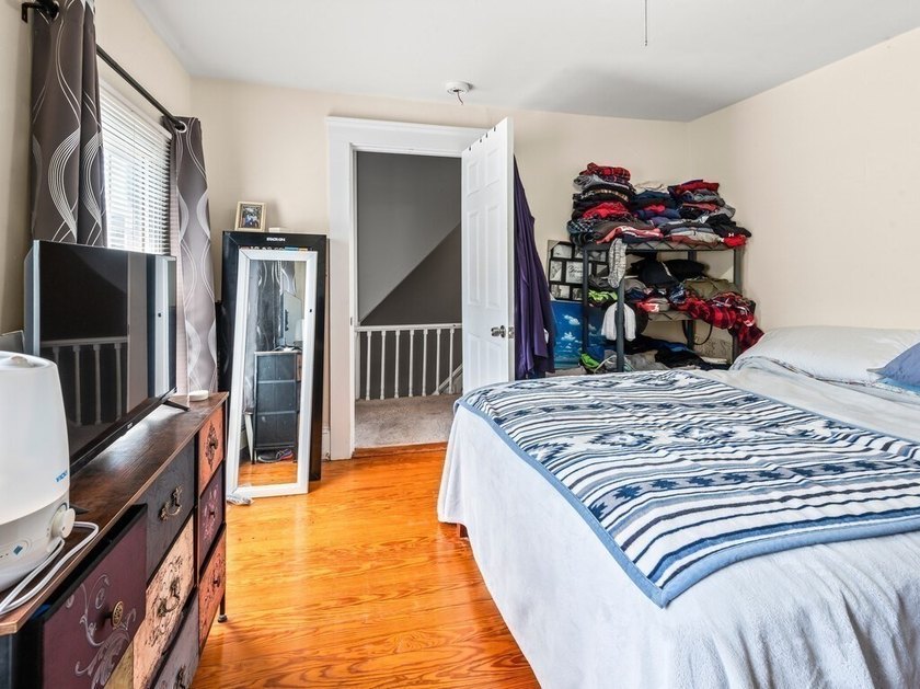 Homes with this much character, space, and charm don`t come - photo 27