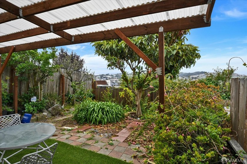 Perched atop desirable Silver Terrace, this charming home offers - photo 27