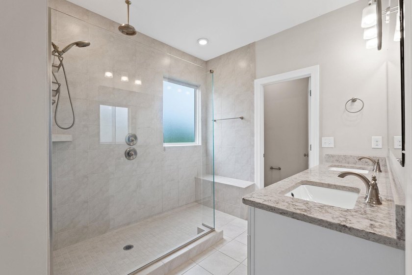 Better than new, this 3-bedroom, 2-bath home with a flexible - photo 29
