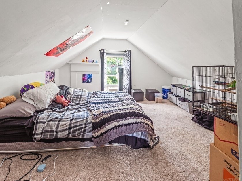 Homes with this much character, space, and charm don`t come - photo 30