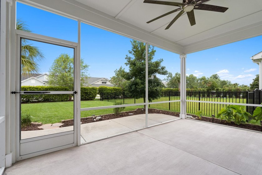 Better than new, this 3-bedroom, 2-bath home with a flexible - photo 42
