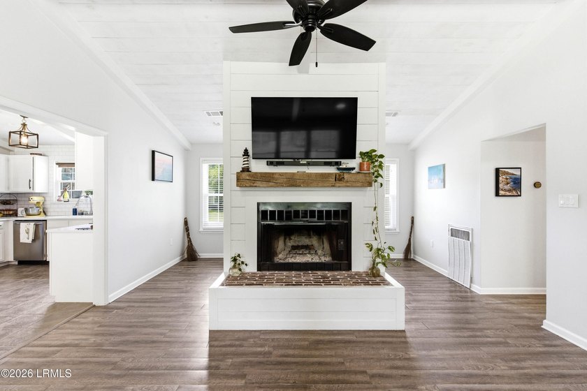 Nestled on a spacious corner lot in a private cul-de-sac, this - photo 14