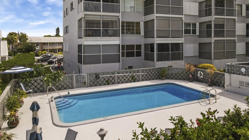 Welcome to Yacht Club Drive! This 32 unit building offers - photo 19