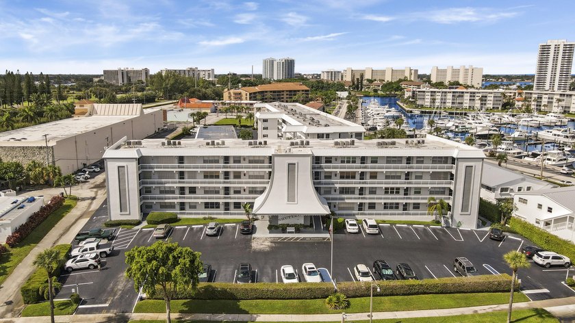 Welcome to Yacht Club Drive! This 32 unit building offers - photo 20