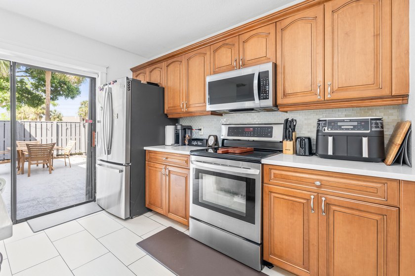 Beautiful 2-bedroom, 2 full and 1 half-bath home in a tranquil - photo 15