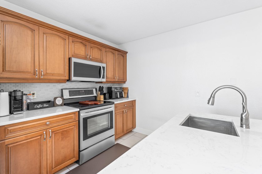 Beautiful 2-bedroom, 2 full and 1 half-bath home in a tranquil - photo 17