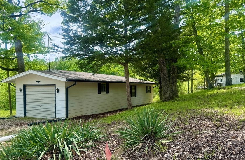 This lake access cabin is perfect for the serious fisherman or - photo 33