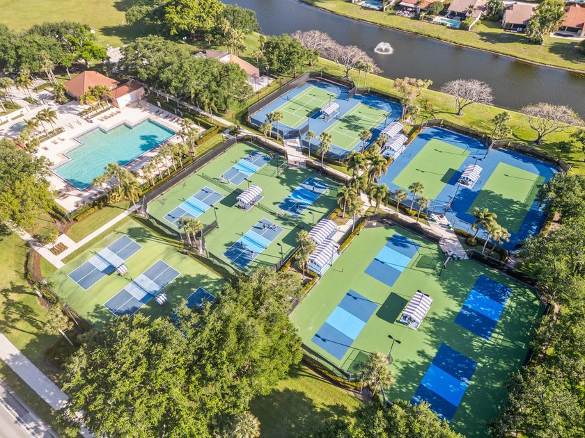 Beautiful 2-bedroom, 2 full and 1 half-bath home in a tranquil - photo 35