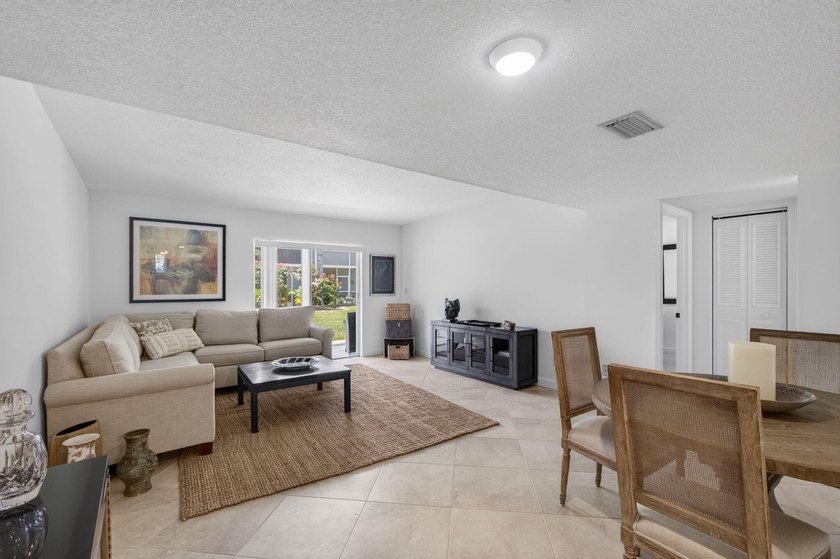 Welcome to this well-maintained one-bedroom, one-bathroom - photo 5