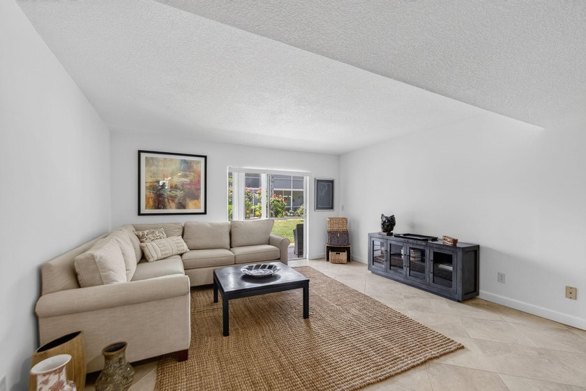Welcome to this well-maintained one-bedroom, one-bathroom - photo 6