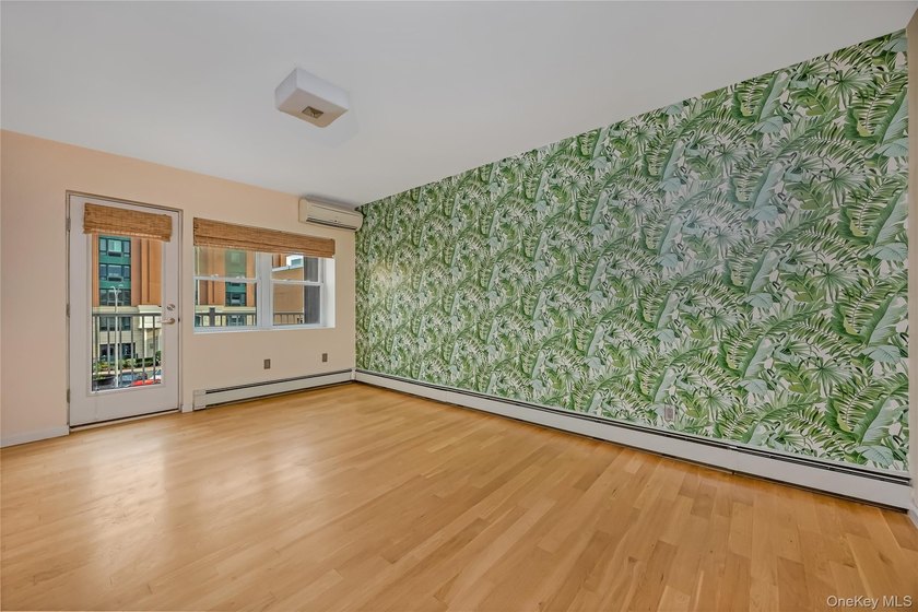 Large, Bright, Top Floor Condo With Oceanviews from the Private - photo 3