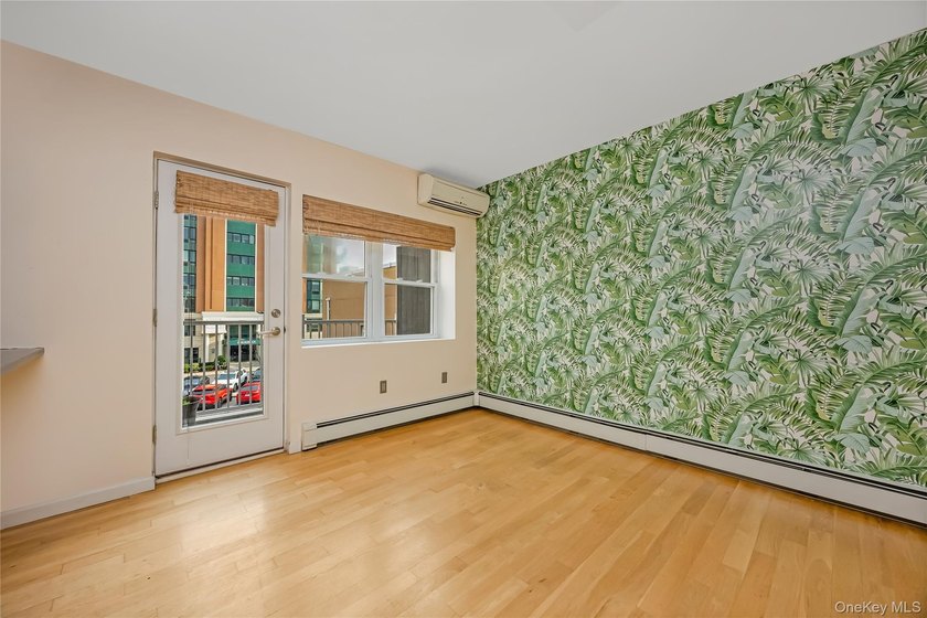 Large, Bright, Top Floor Condo With Oceanviews from the Private - photo 4