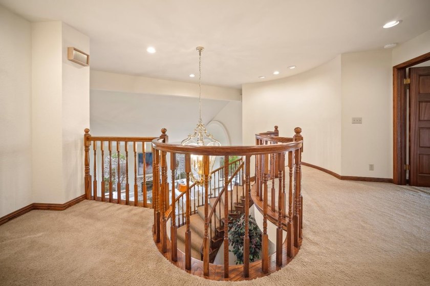 $900,000 Reduced! $582/ft By far the lowest priced home in - photo 31