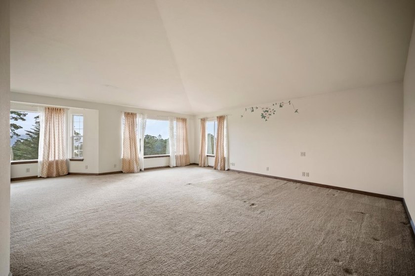 $900,000 Reduced! $582/ft By far the lowest priced home in - photo 33