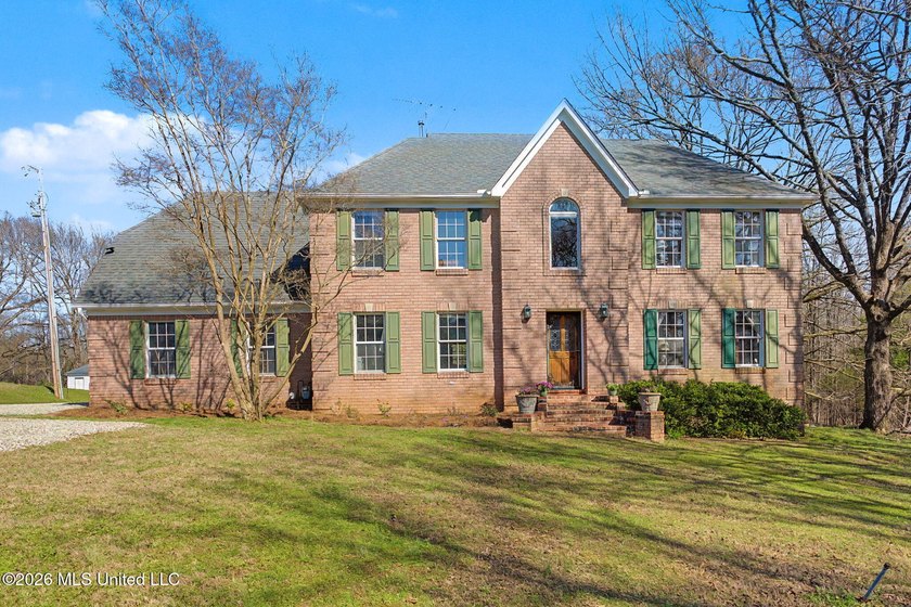 Welcome to this spacious and well-maintained home offering - photo 6