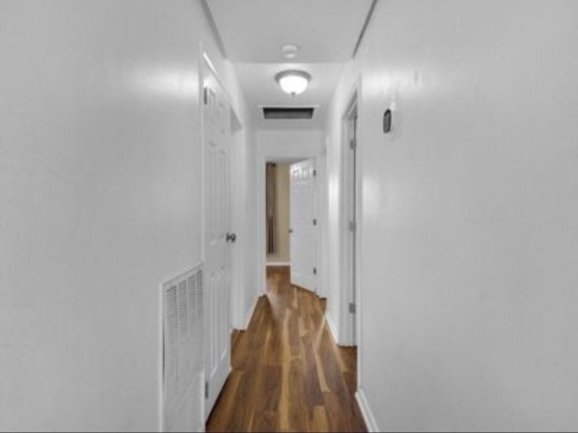 Discover the perfect blend of comfort, character, and location - photo 15