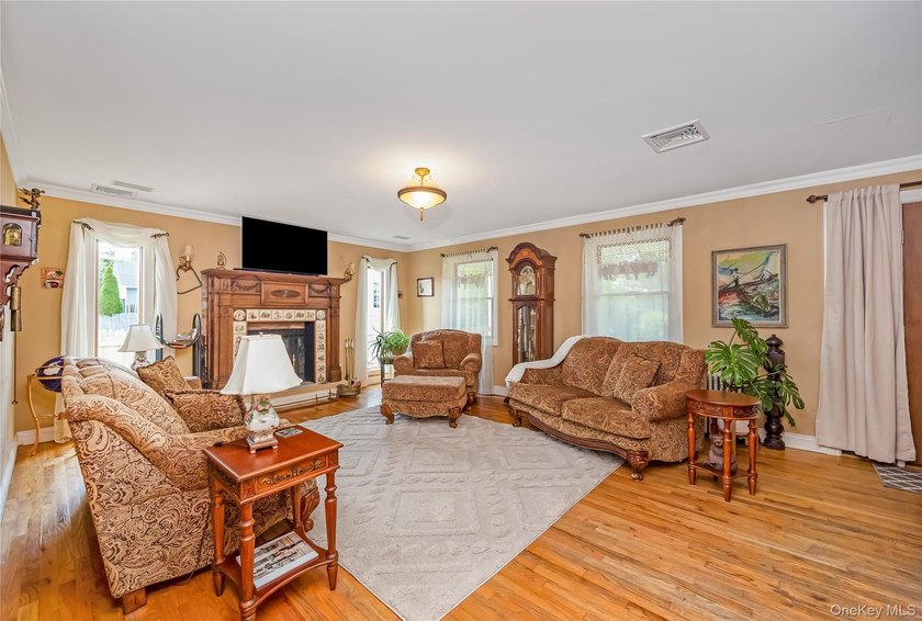 Experience luxury living in this sprawling custom Center Hall - photo 15