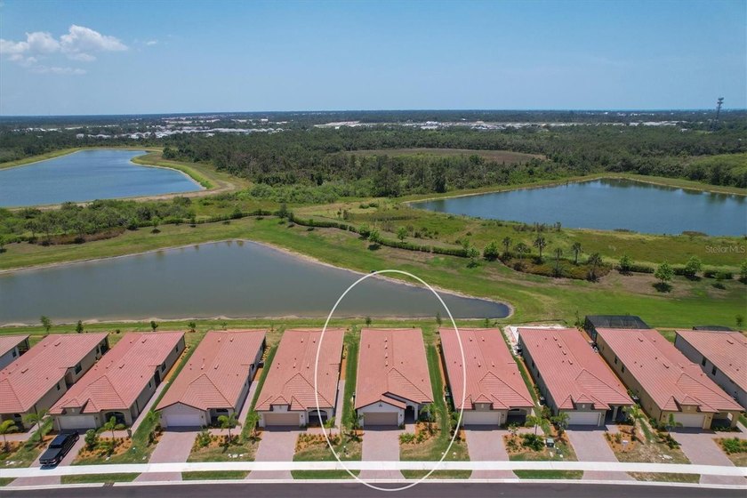 This home just built in 2022 and now available for quick move in - photo 4