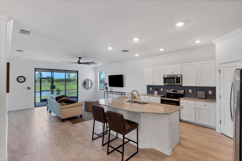 This home just built in 2022 and now available for quick move in - photo 10