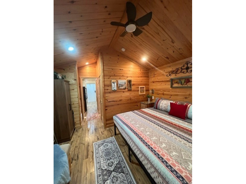 Adorable 1 bed/2 bath fully furnished Platinum Cottage - photo 7