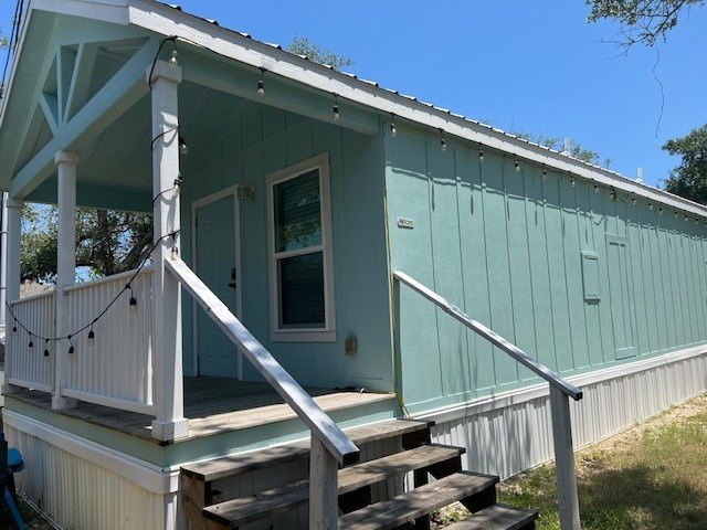 Adorable 1 bed/2 bath fully furnished Platinum Cottage - photo 9