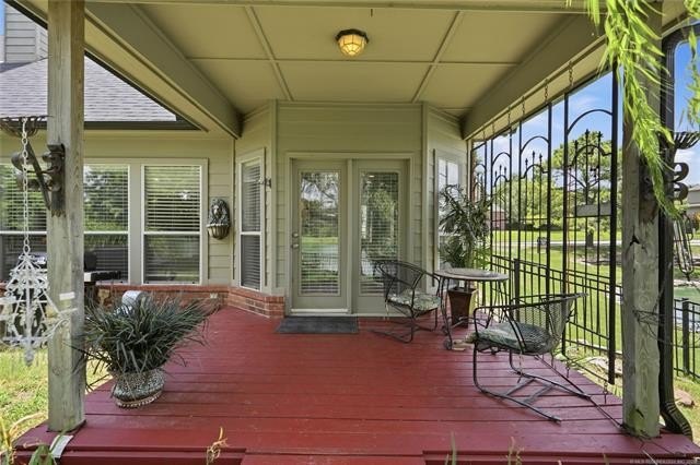 Welcome to this beautifully maintained 4-bedroom, 2.5-bath home - photo 15