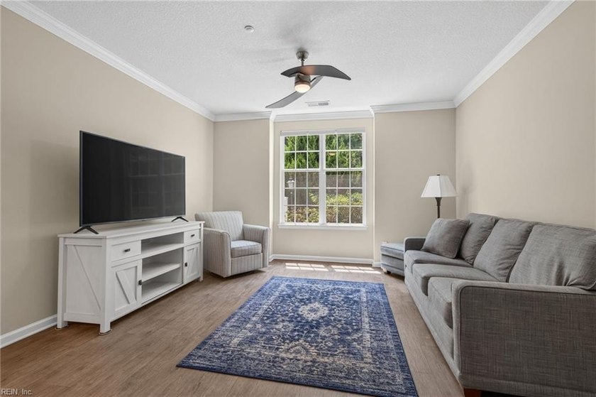 Enjoy easy one-level living in the sought-after Promenade at - photo 6
