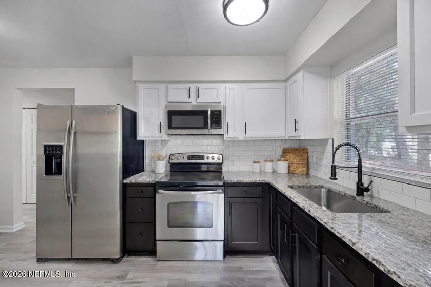 Bring your pickiest Buyer. This beautifully remodeled spacious - photo 3