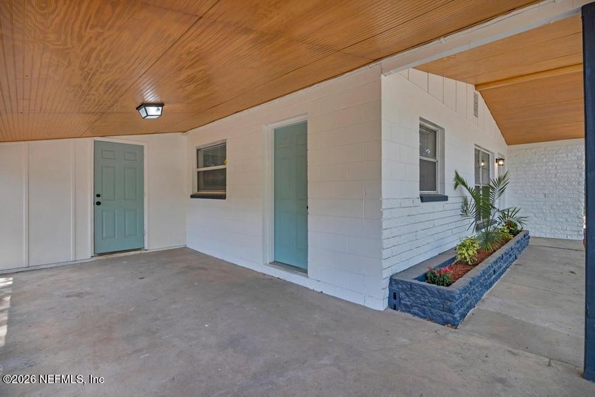 Bring your pickiest Buyer. This beautifully remodeled spacious - photo 4