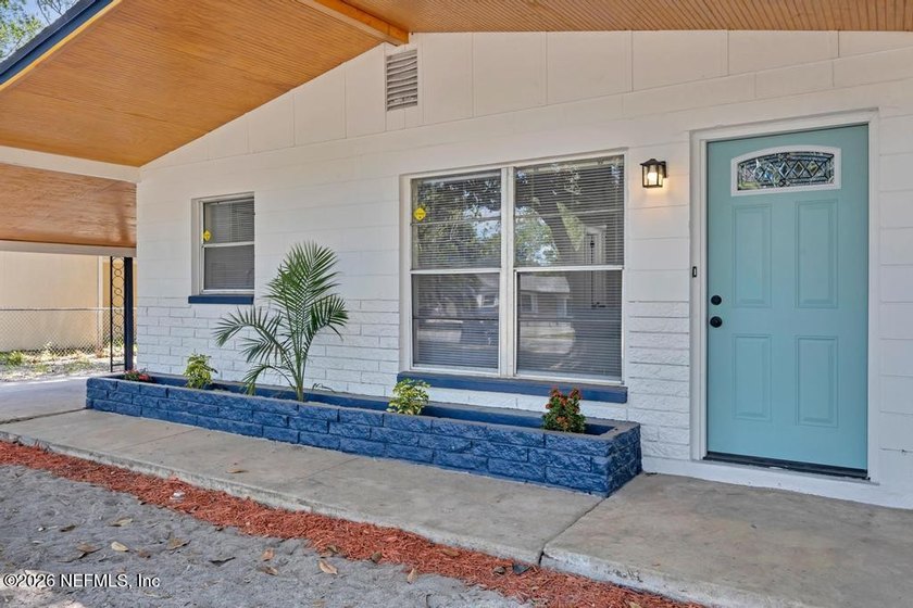 Bring your pickiest Buyer. This beautifully remodeled spacious - photo 6