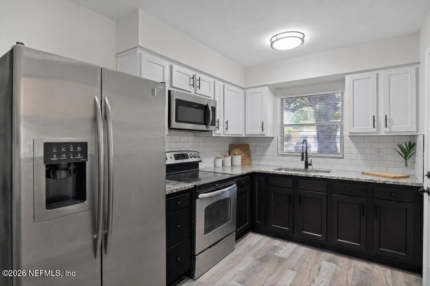 Bring your pickiest Buyer. This beautifully remodeled spacious - photo 7