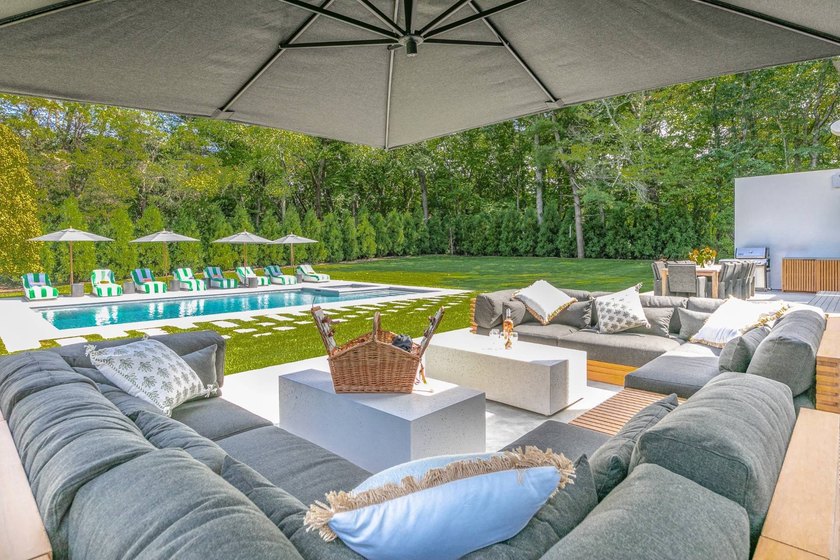 Look no further for your country escape than this pristine - photo 12