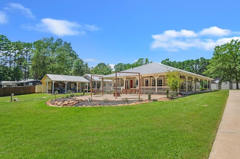 Welcome to your private lakeside retreat on the shores of Lake - photo 16