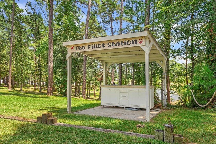 Welcome to your private lakeside retreat on the shores of Lake - photo 18