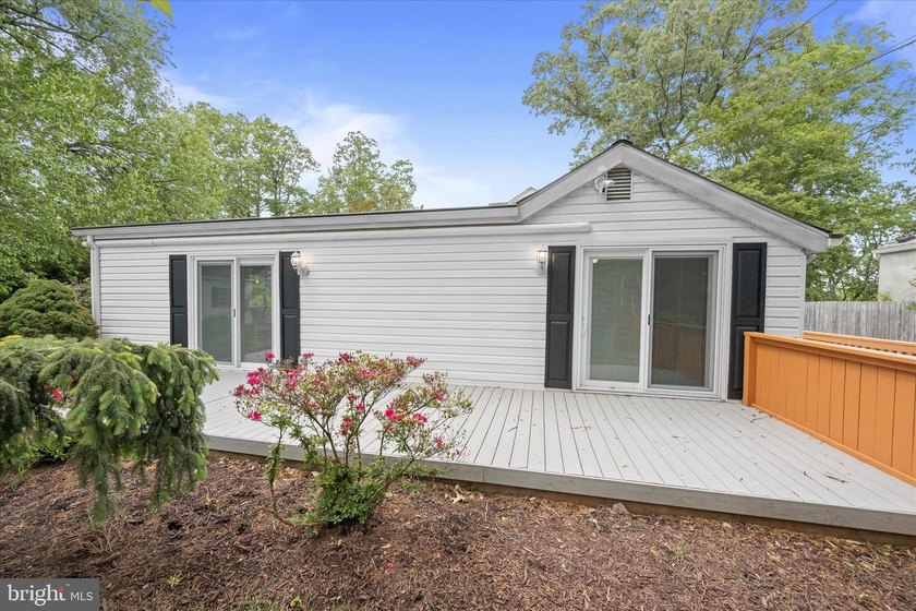 Set along the sheltered banks of Stony Creek, this nearly - photo 40