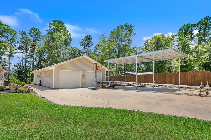 Welcome to your private lakeside retreat on the shores of Lake - photo 42
