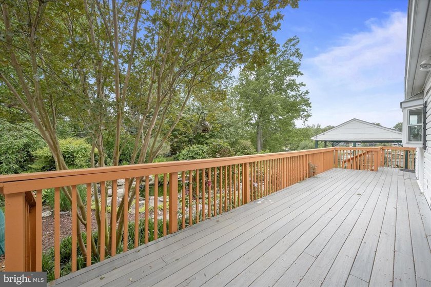 Set along the sheltered banks of Stony Creek, this nearly - photo 47