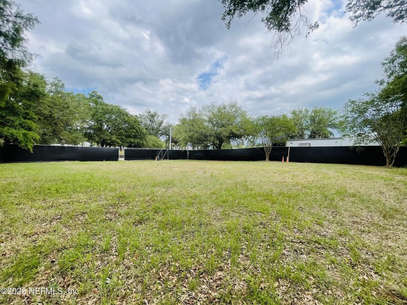 Excellent location off Beach Blvd. Cleared commercial lot ready - photo 5