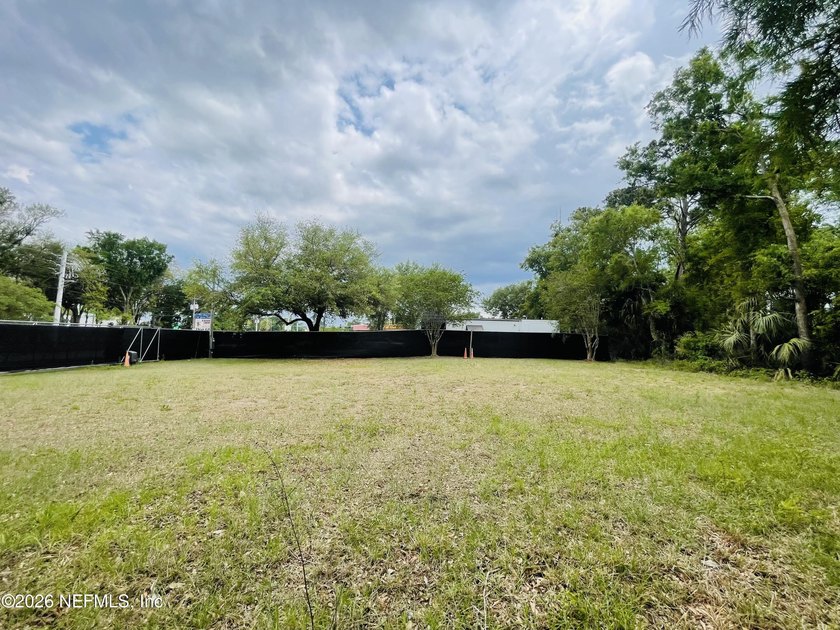 Excellent location off Beach Blvd. Cleared commercial lot ready - photo 6
