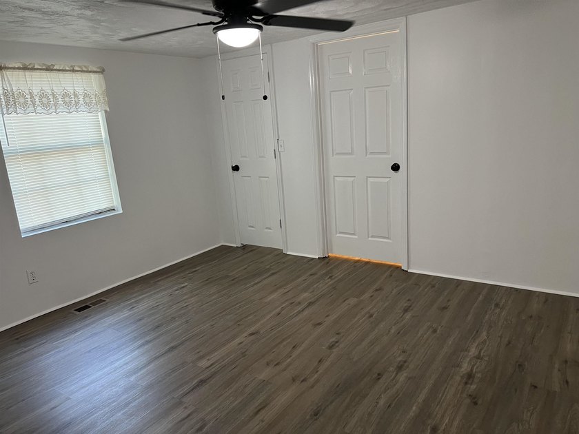 Beautiful Remodeled 4/Bed -3/Bath home with a Mother-in-law - photo 21