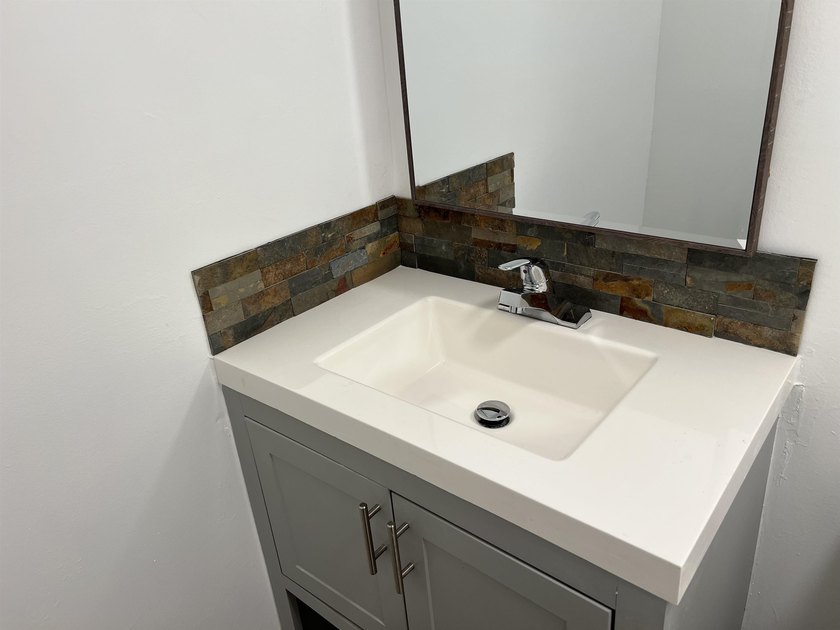 Beautiful Remodeled 4/Bed -3/Bath home with a Mother-in-law - photo 22